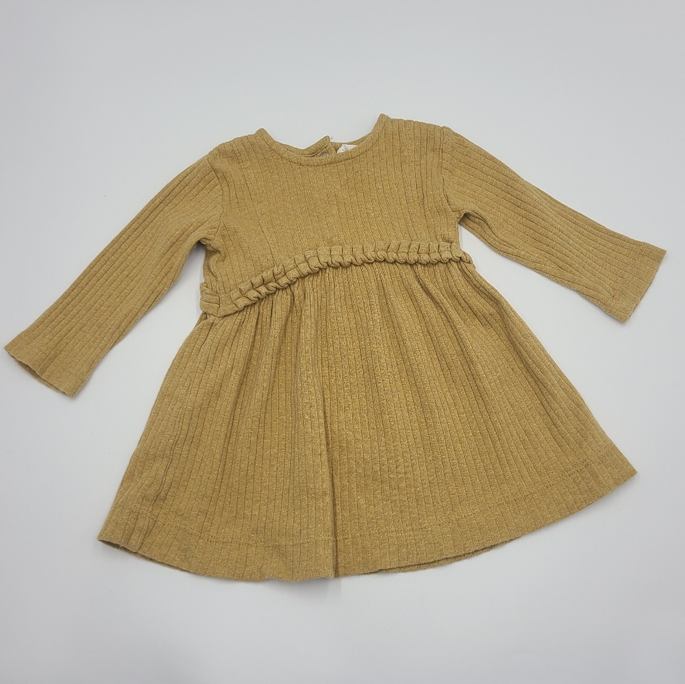 Kate Quinn gold ribbed dress size 6-12 months